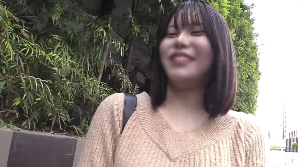 黒髪の幼体型　濡れやすいパイパンまんこと丸い尻が魅力的な素人女子に生ハメ中出し　4676370 